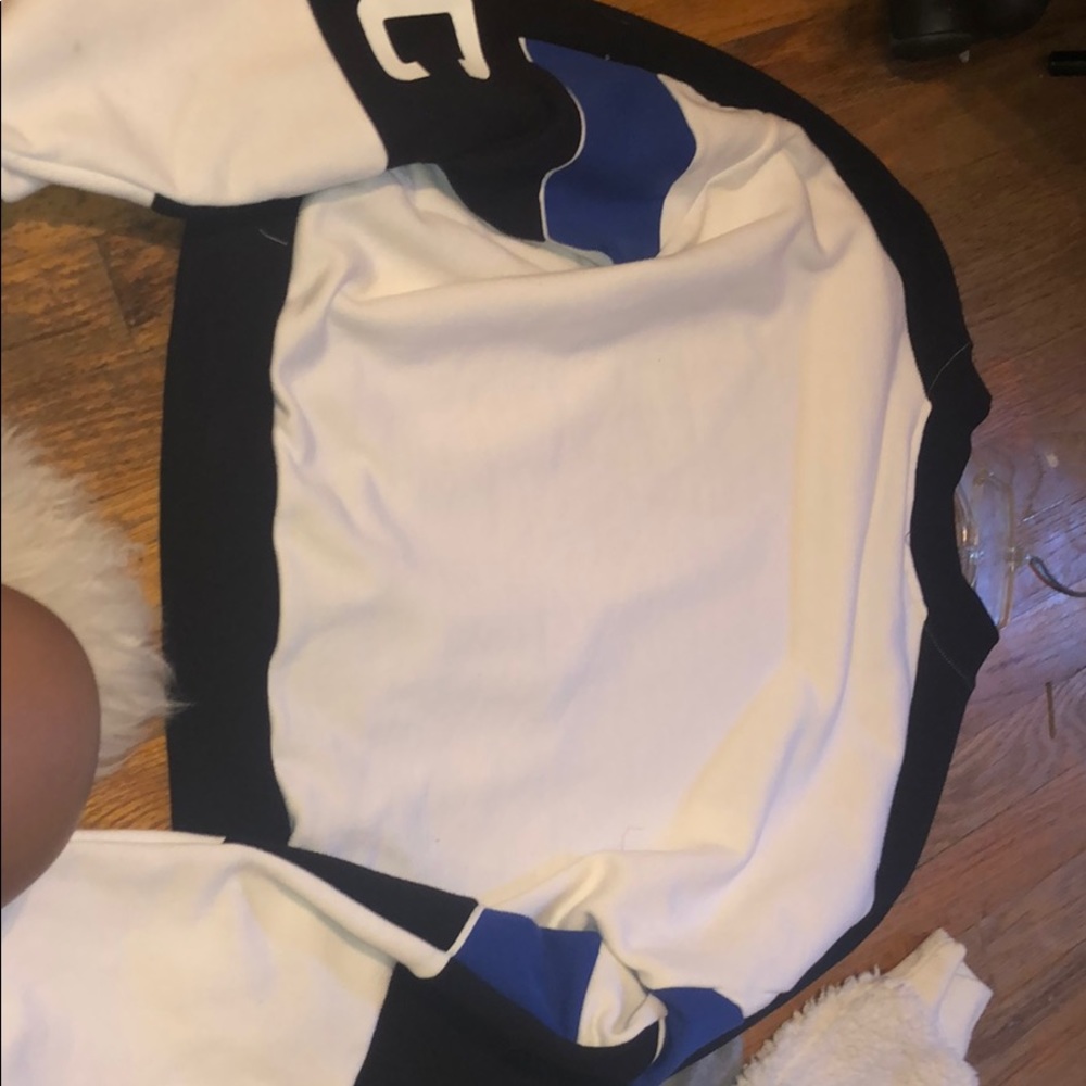 sweater - Picture 2 of 3